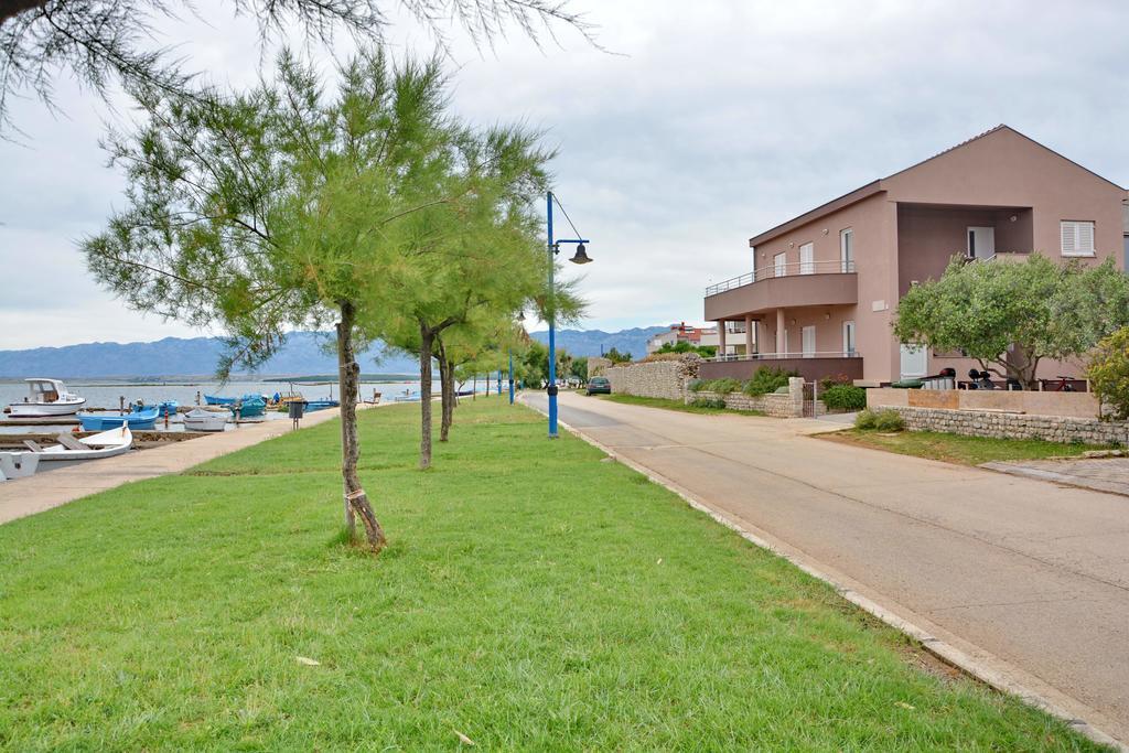 Apartments Clara Nin Exterior photo