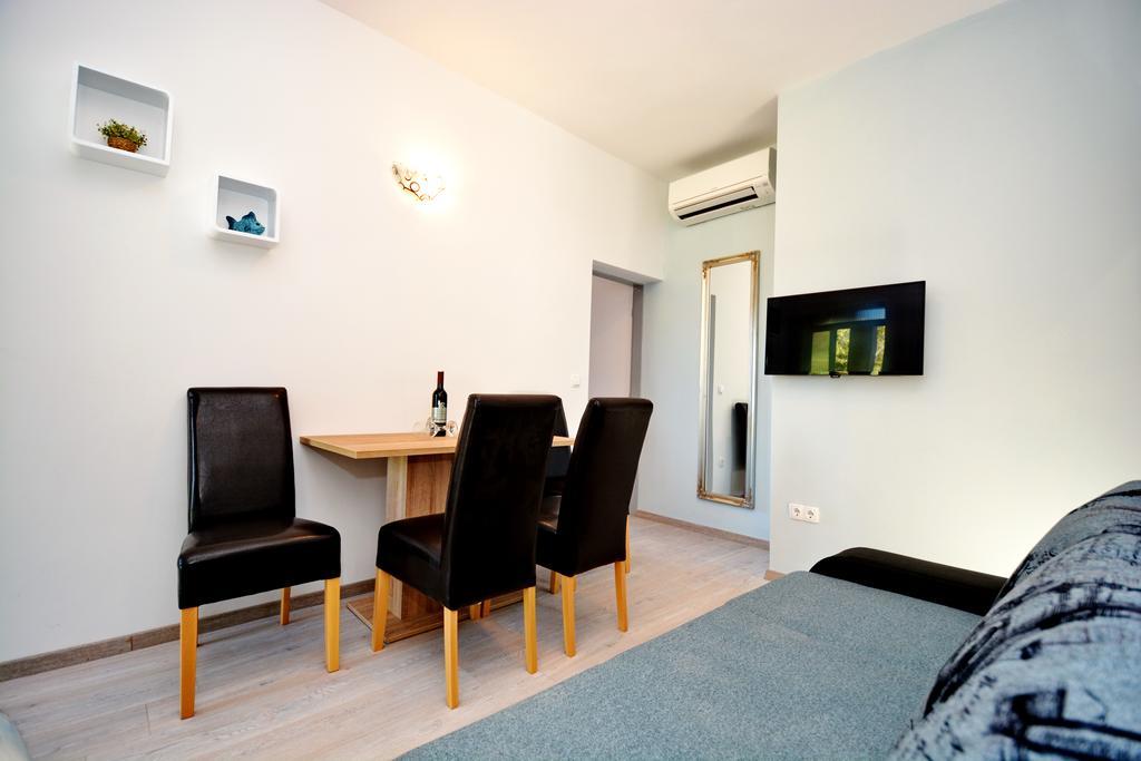 Apartments Clara Nin Exterior photo